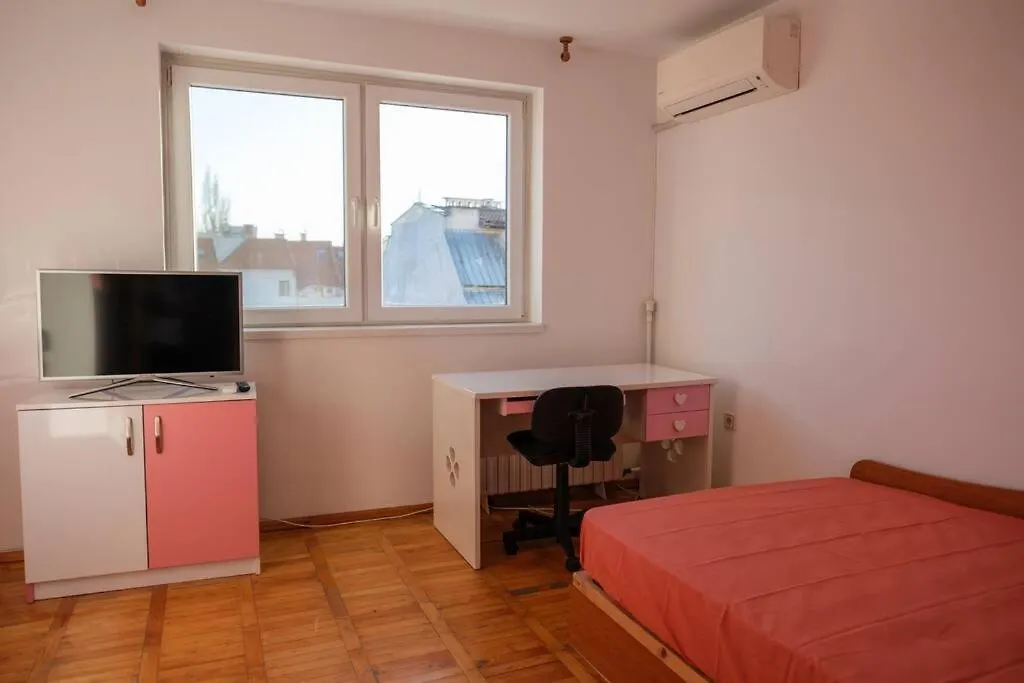 Lägenhet Great And Large Two Bedroom Maisonette With Lovely View & Free Parking Center Plovdiv Bulgarien